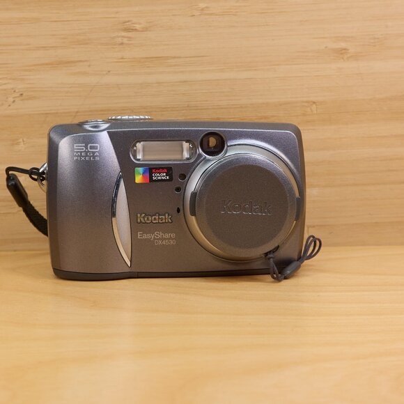 Kodak EasyShare DX4530 5MP Digital Camera, with 3x Optical Zoom - Picture 1 of 8